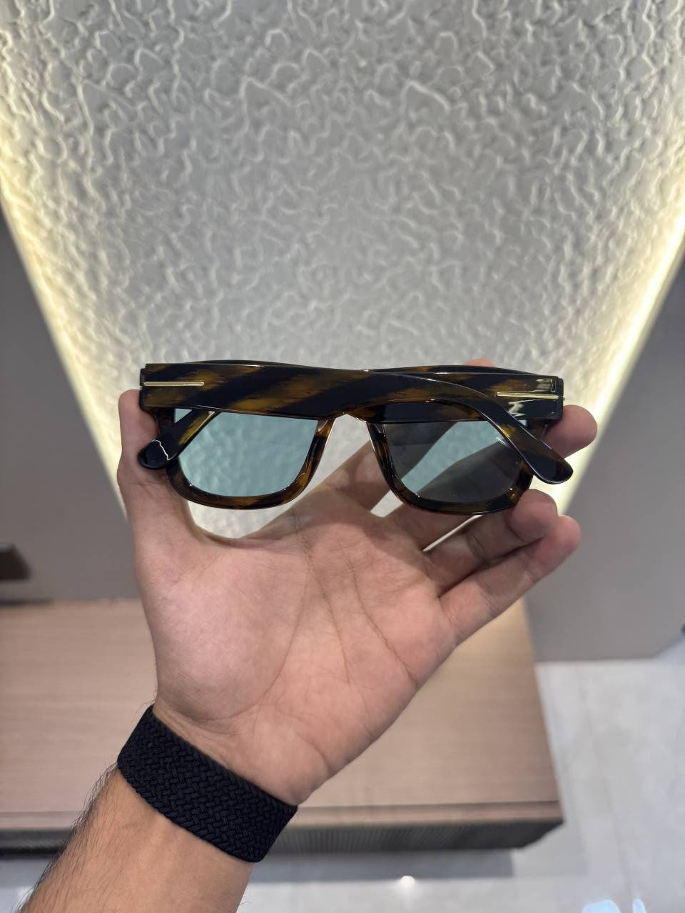 Tomford_259_tiger_blue