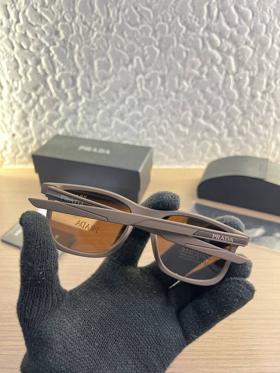 Prad_2124_brown