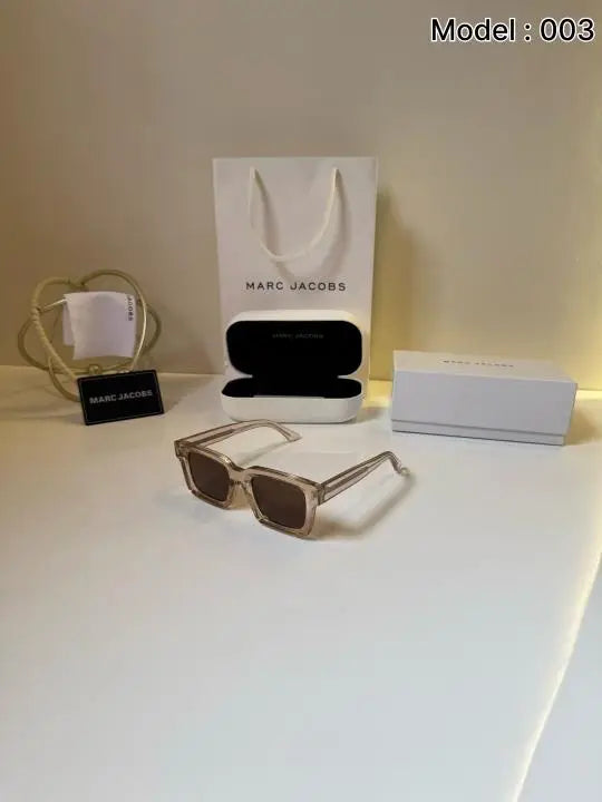 Marc_Jacobs_003_Light_Brown