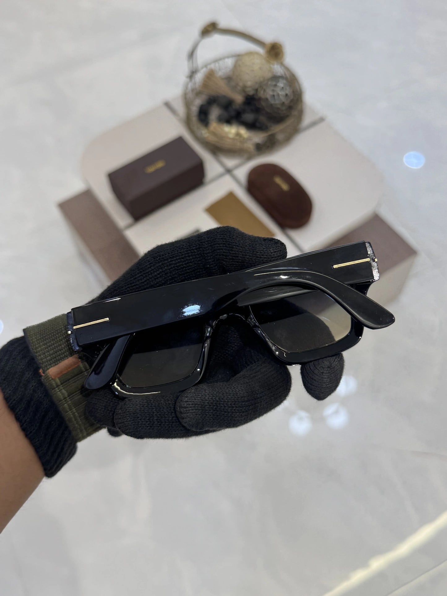 Tomford_184_Black_Multi