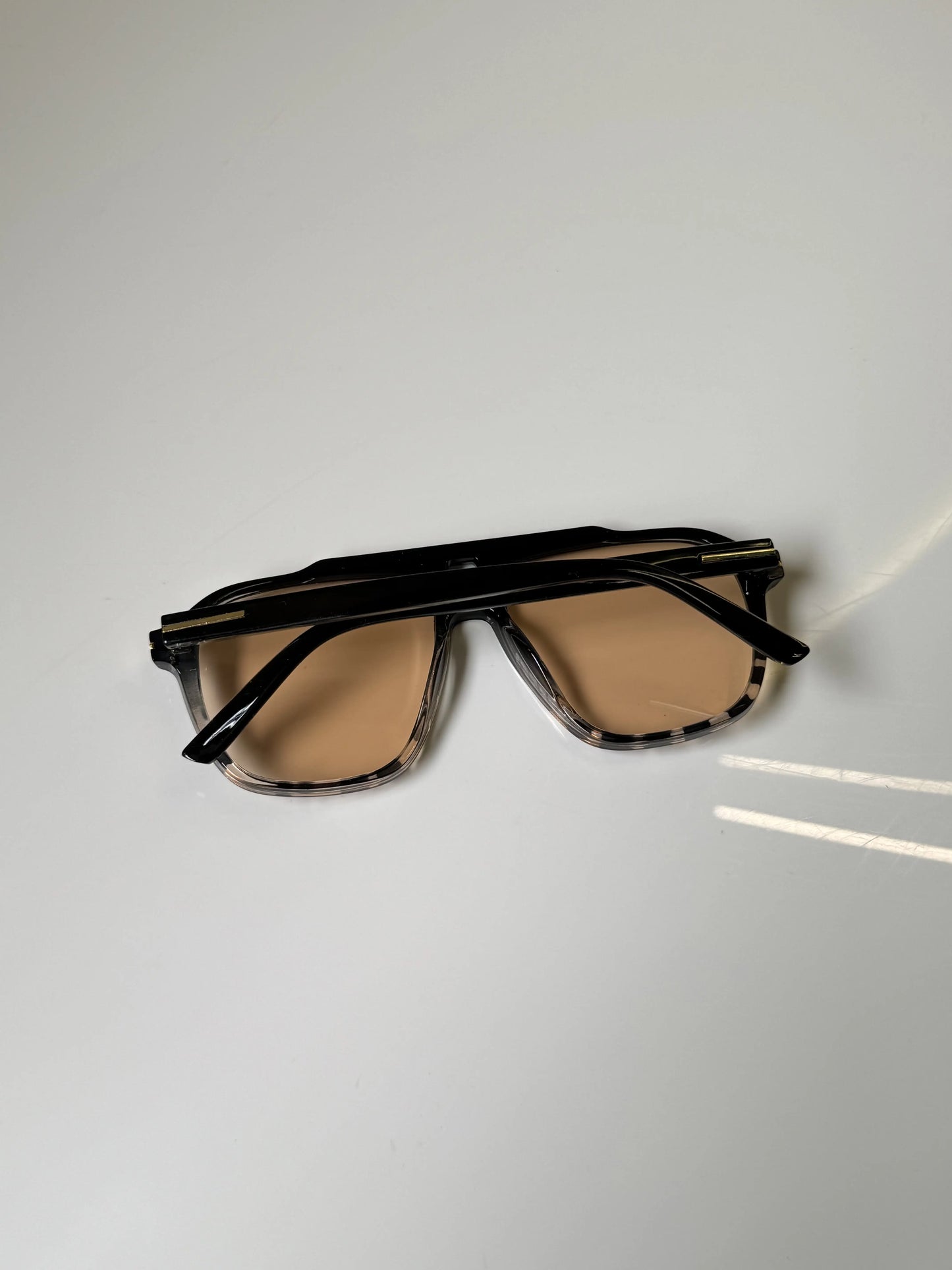 Tomford_300_Black_Peach