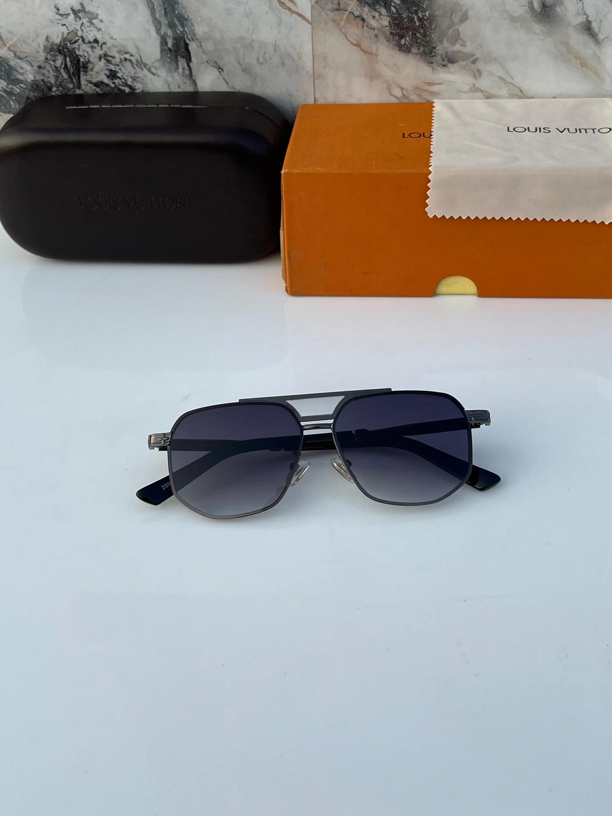 LV 2593_green_shaded
