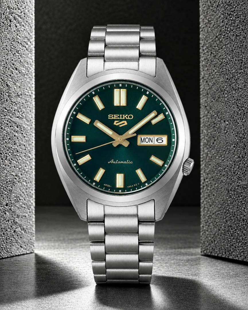 Seiko_o 5 Sports SNXS Automatic silver green and yellow niddle