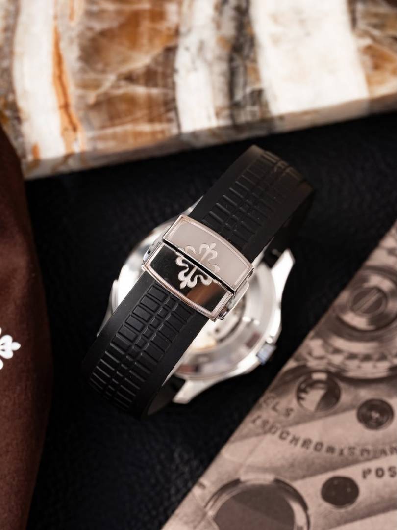 Pate_ek Philip_pe Aquanaut 5167R-001 Bettry black silver Black