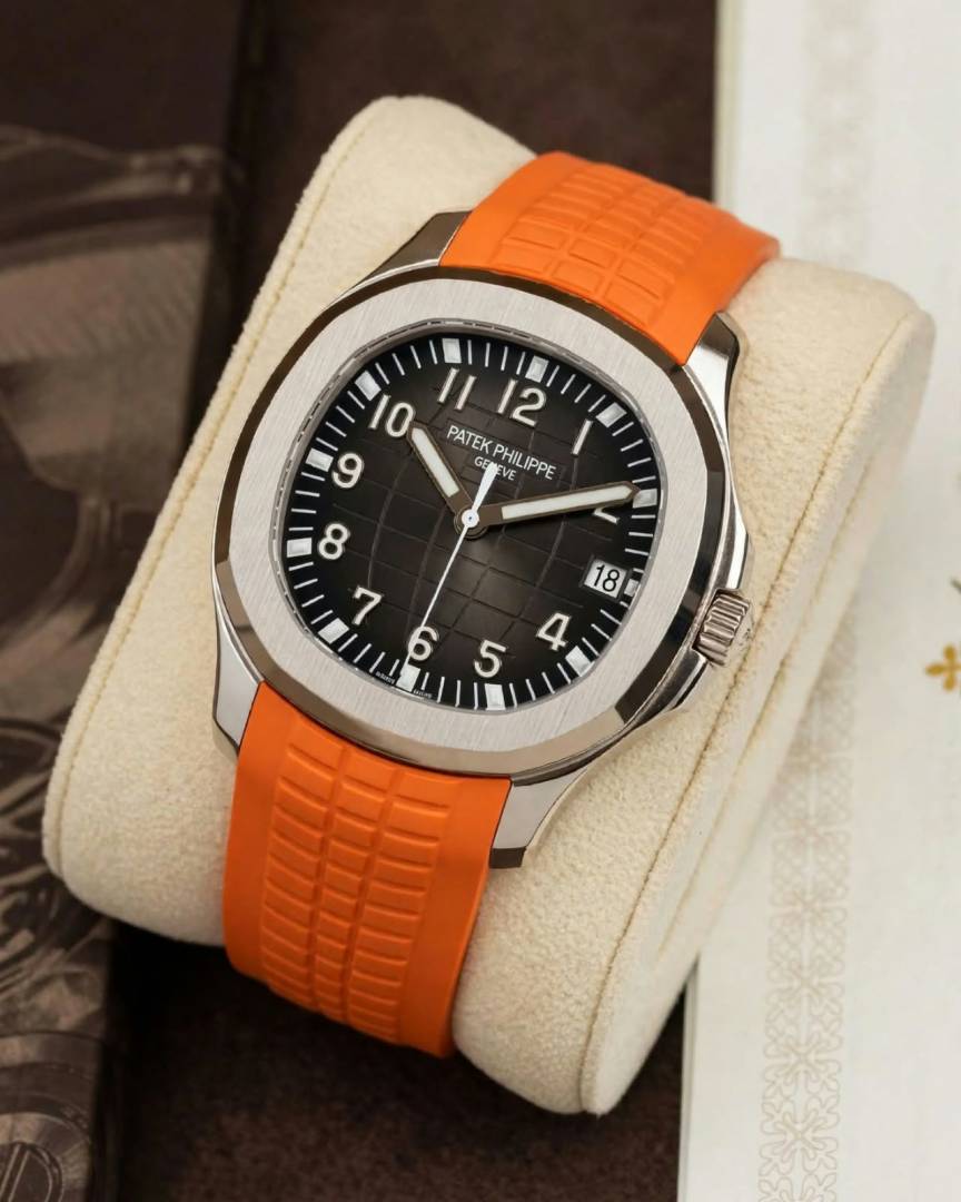 Pate_ek Philip_pe Aquanaut 5167R-001 Bettry orange silver Black