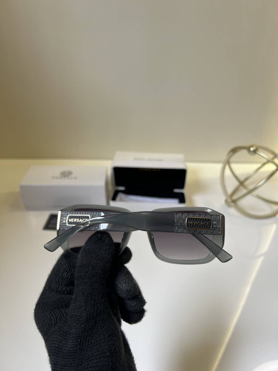Versace_9088_bottle grey