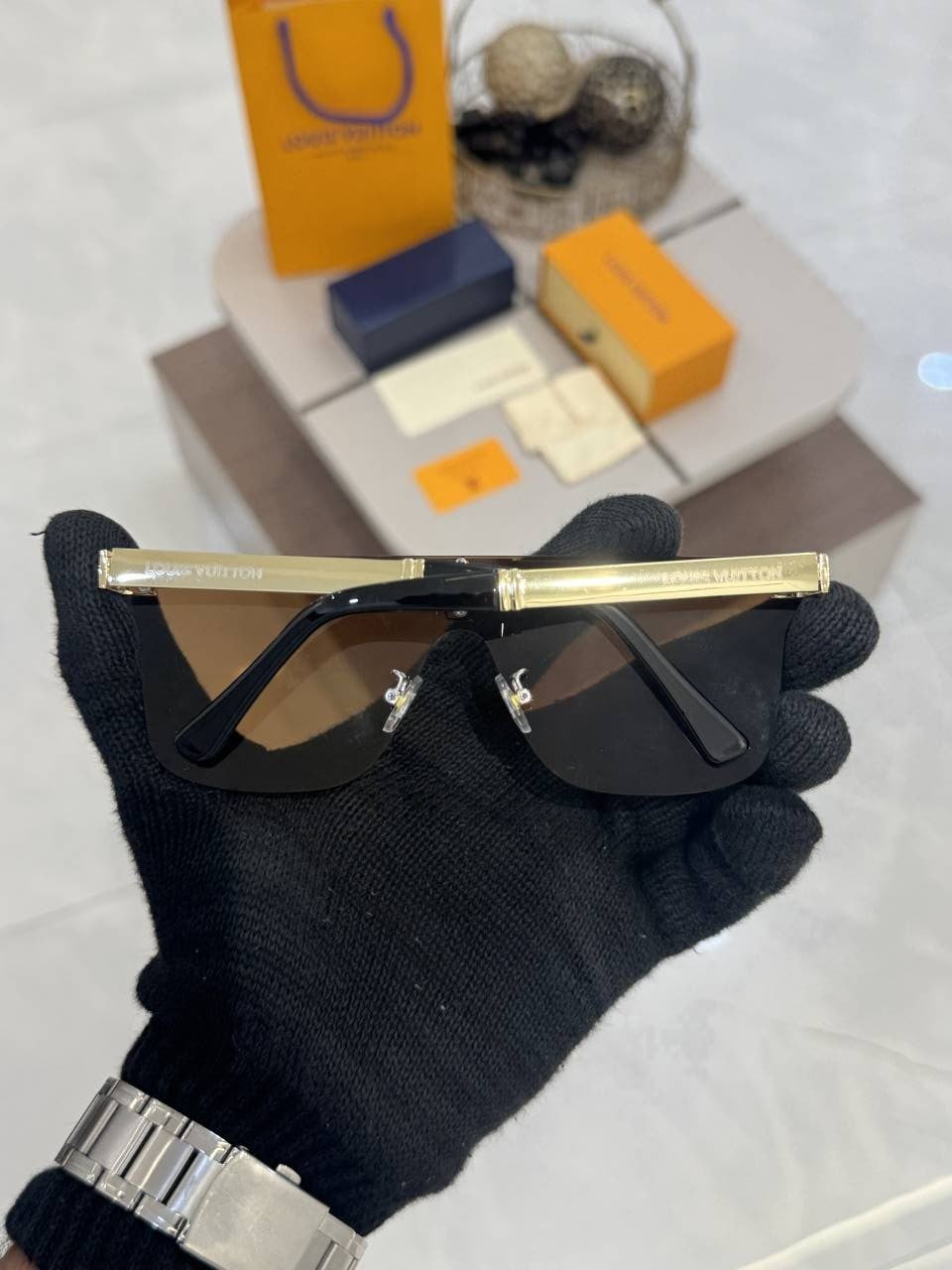 Louis_Vuitton_414_Gold_Brown