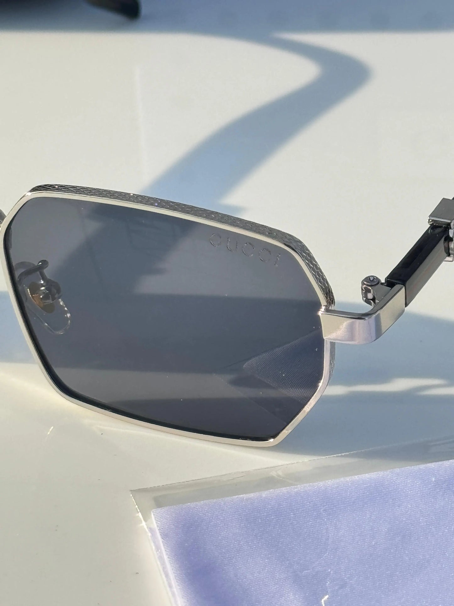 Gucci_312_silver_black