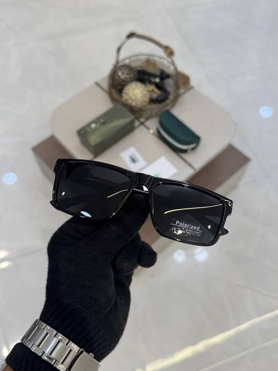 Lacoste_82029_Glossy_Black