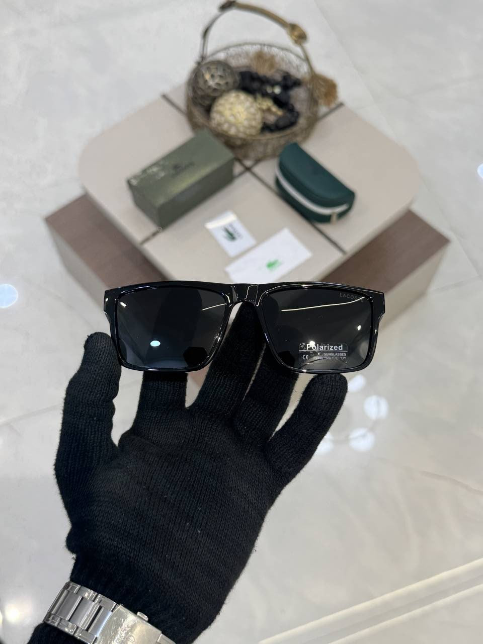 Lacoste_82029_Glossy_Black
