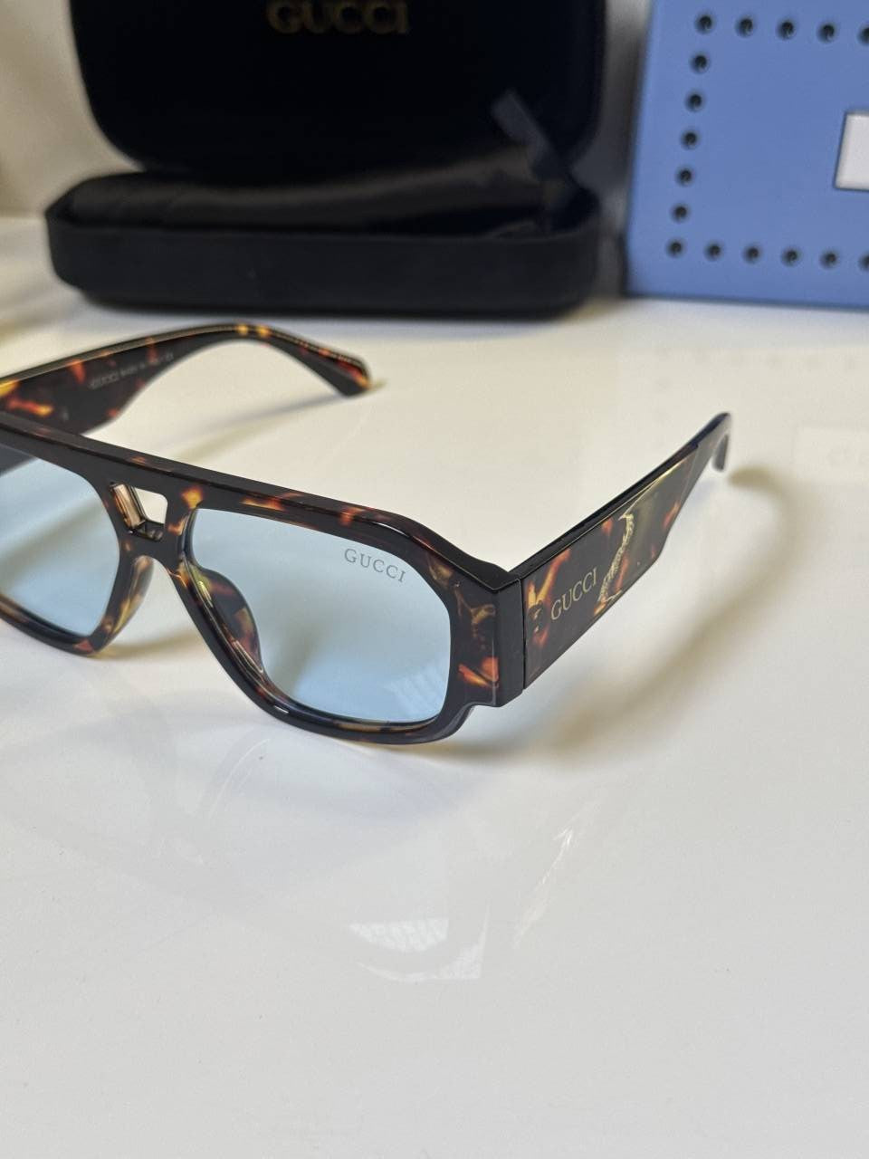 Prada_3986_Tiger_Blue