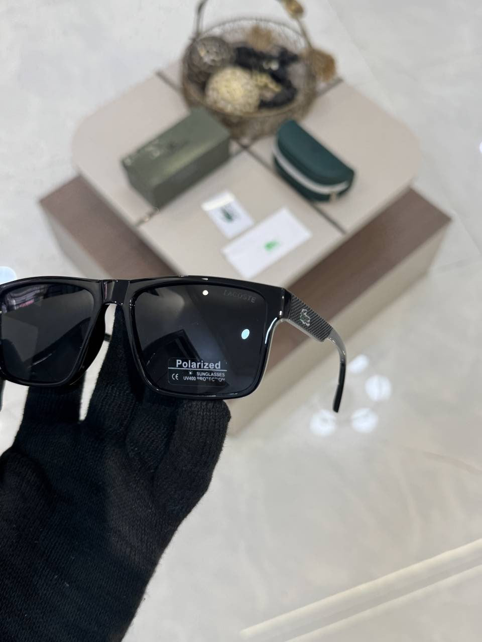 Lacoste_82029_Glossy_Black