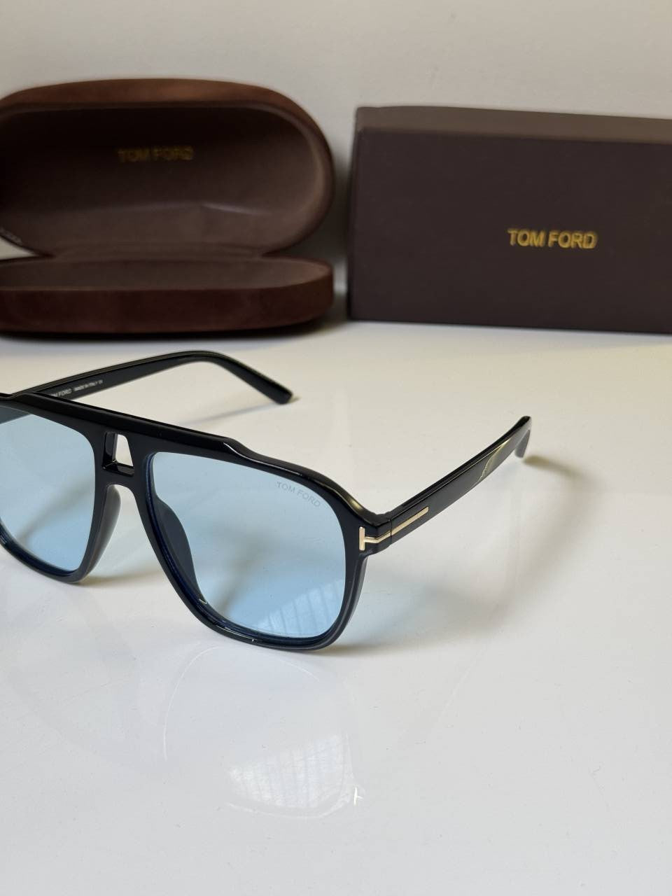 Tomford_300_Black_Blue