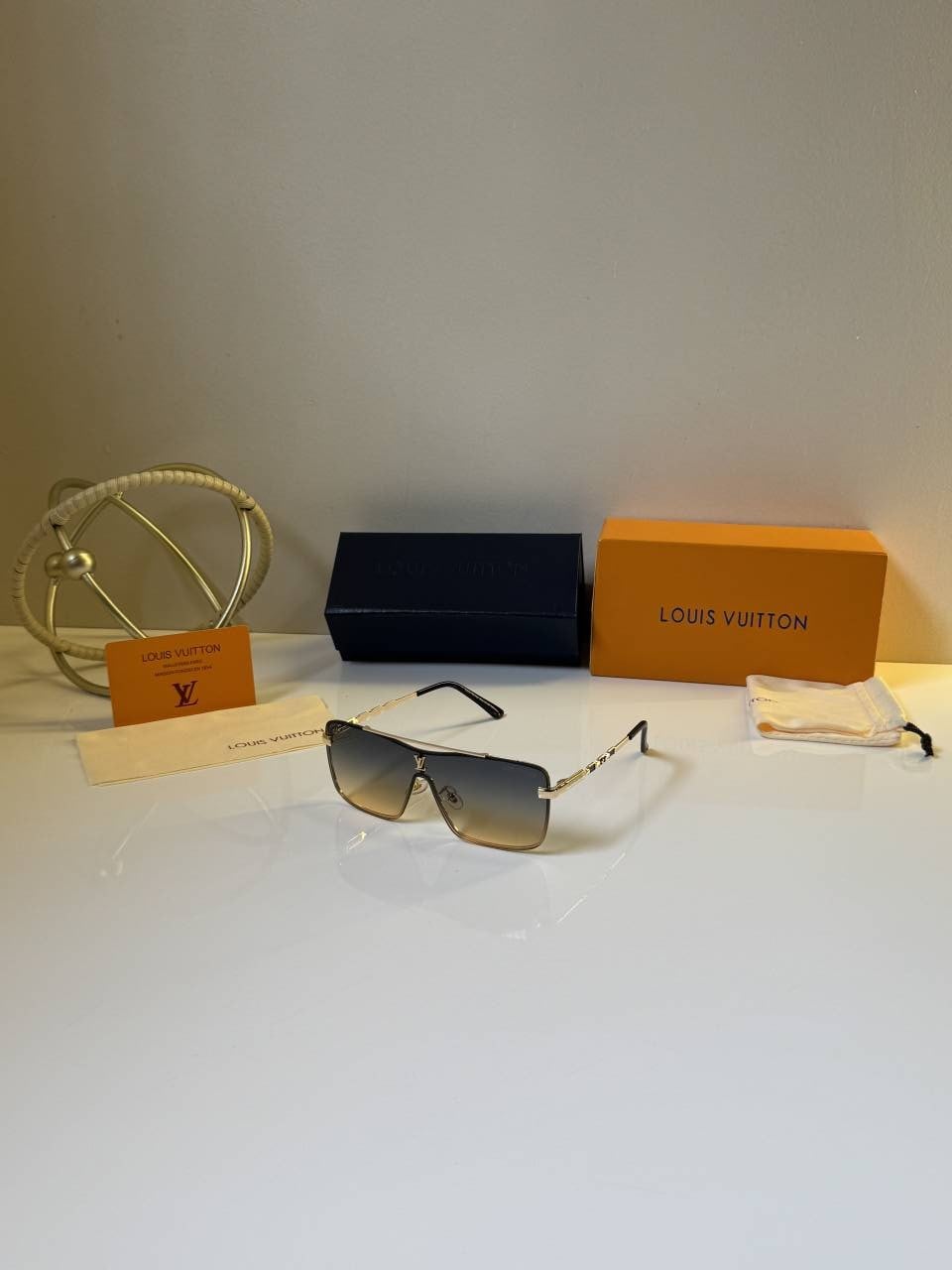 Louis_Vuitton_24123_Gold_Multi