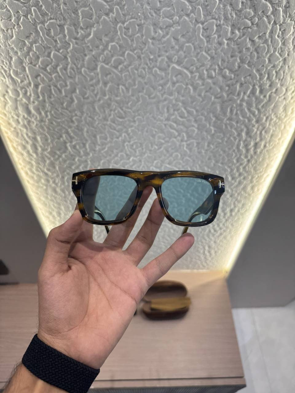 Tomford_259_tiger_blue