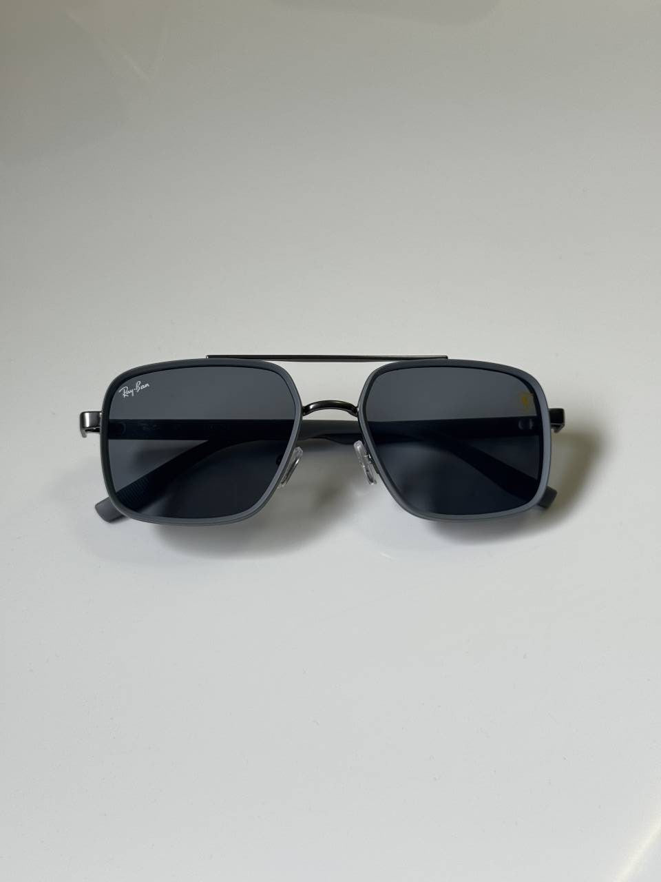 Rayban_8810_Smoke_grey_ferrari_edition