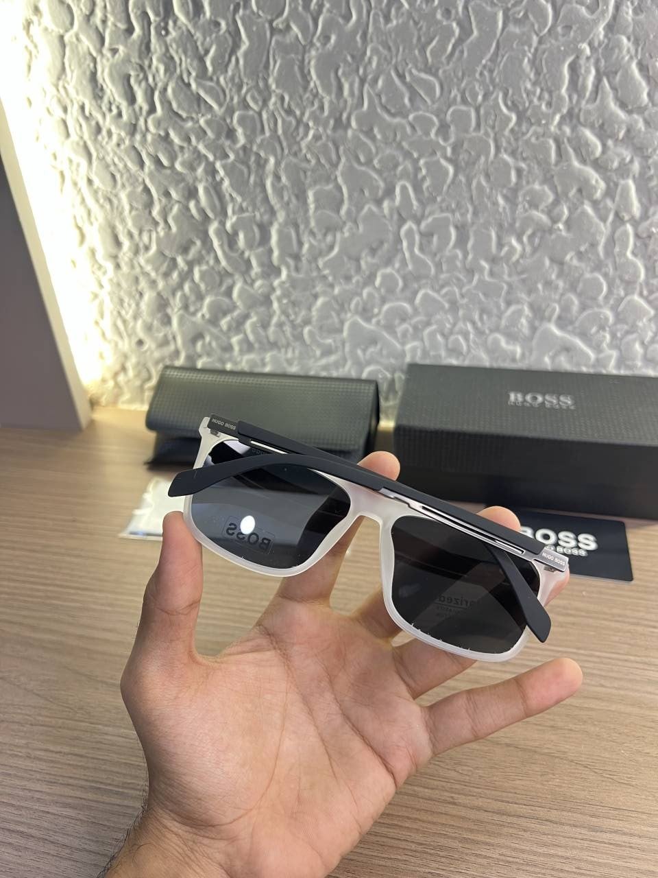 Hugo_boss_25503_grey black