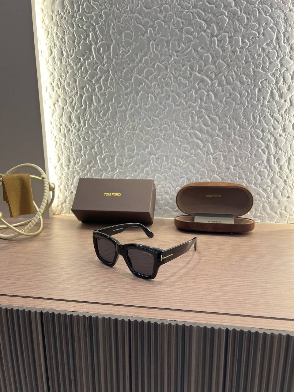 Tomford_184_full black