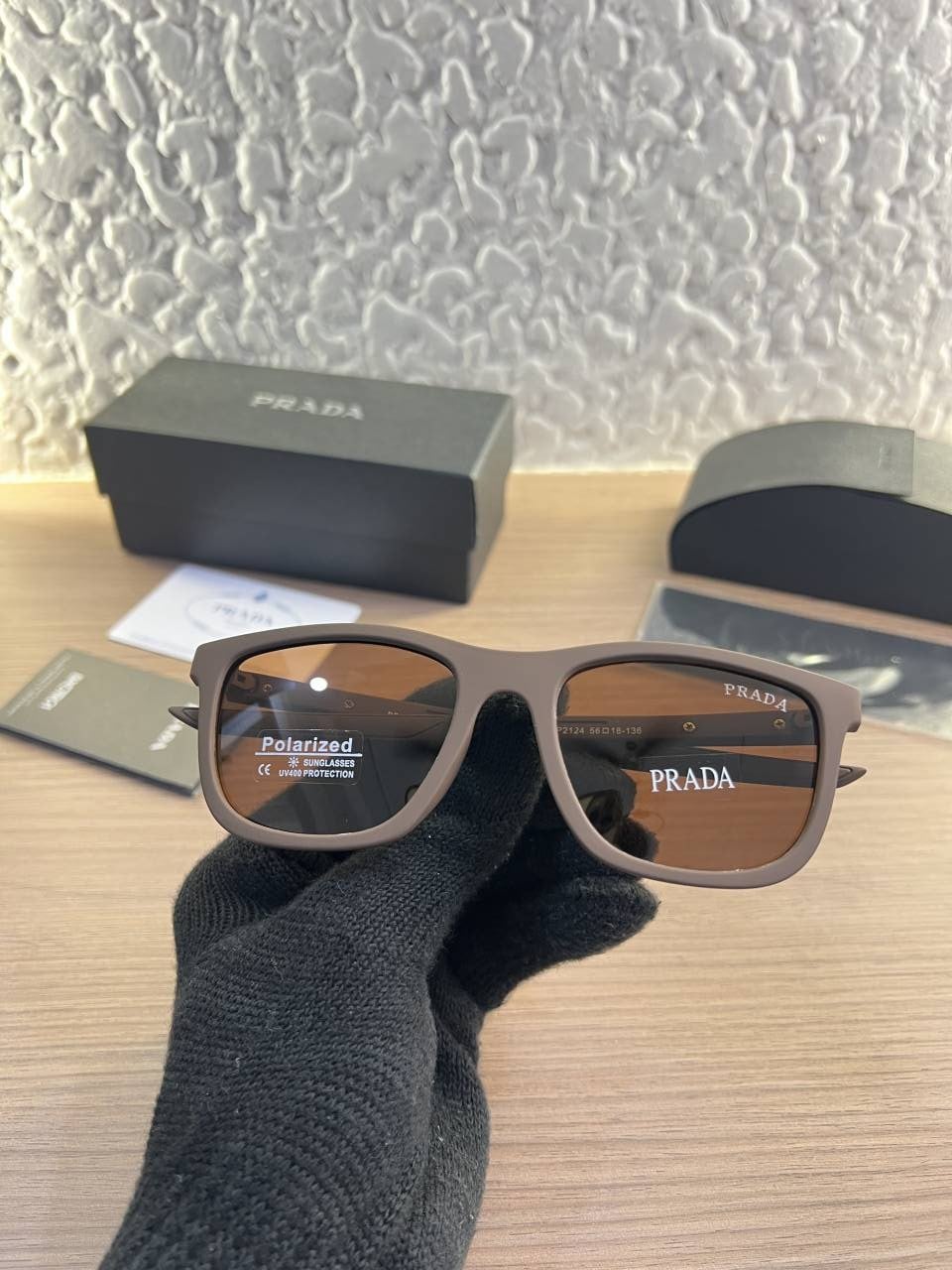 Prad_2124_brown