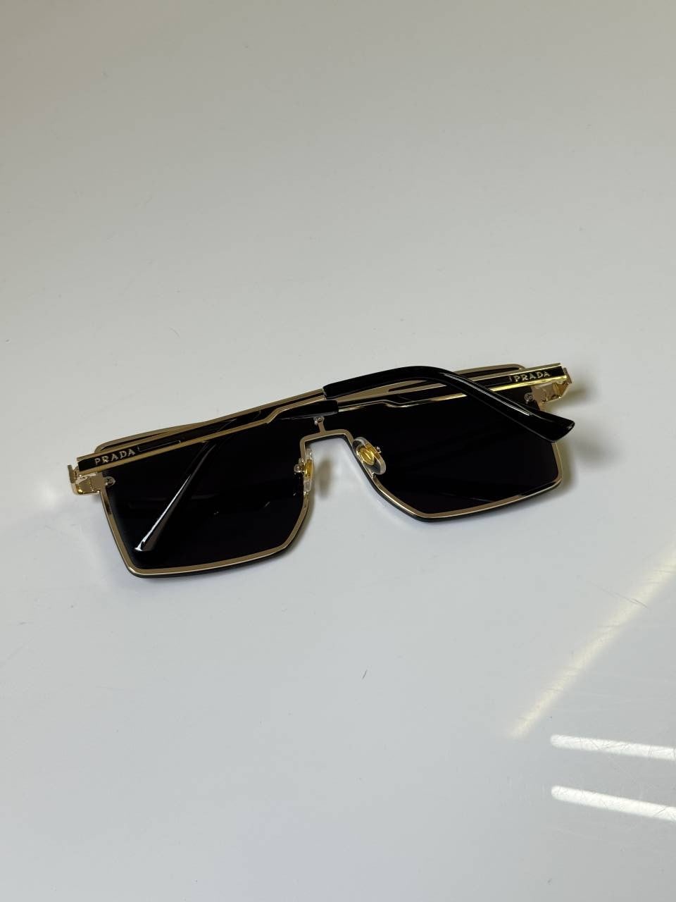 Prada_24029_Gold_Black
