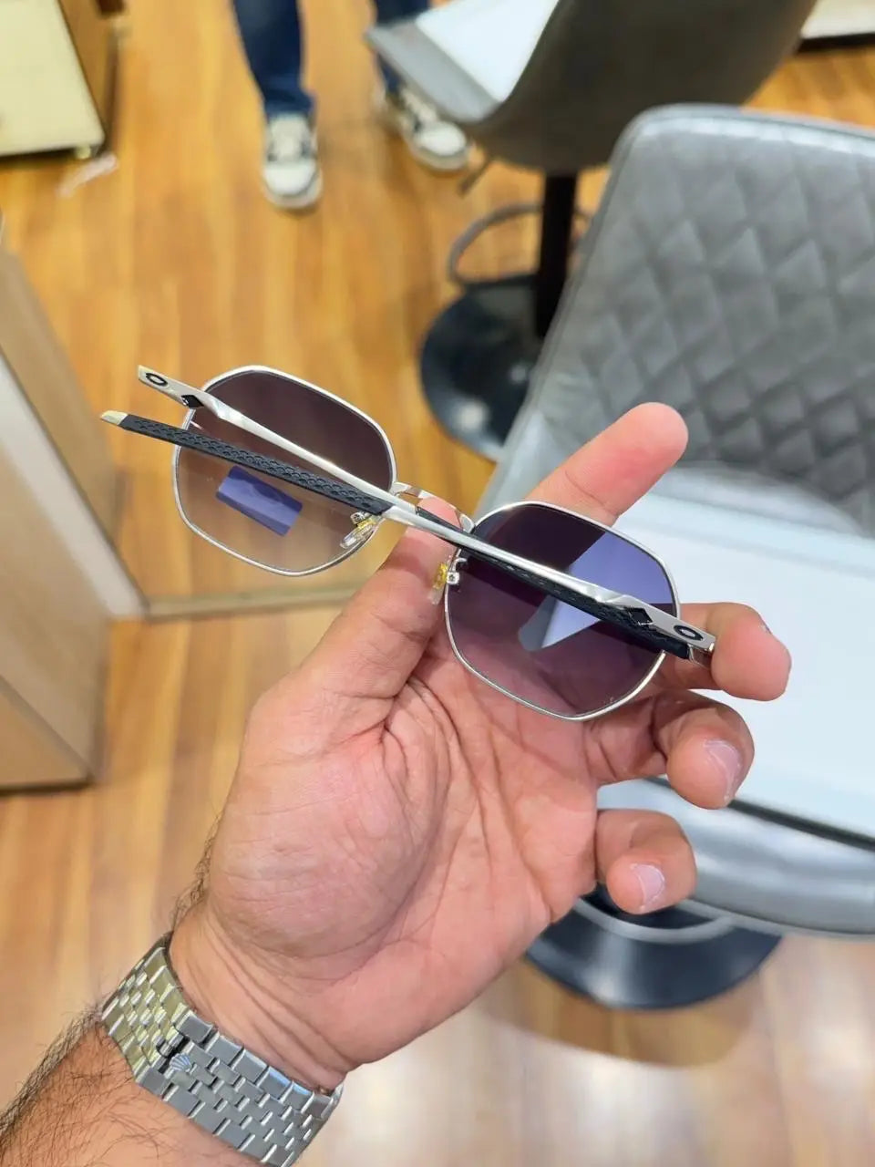 Oakley_24013_silver_black