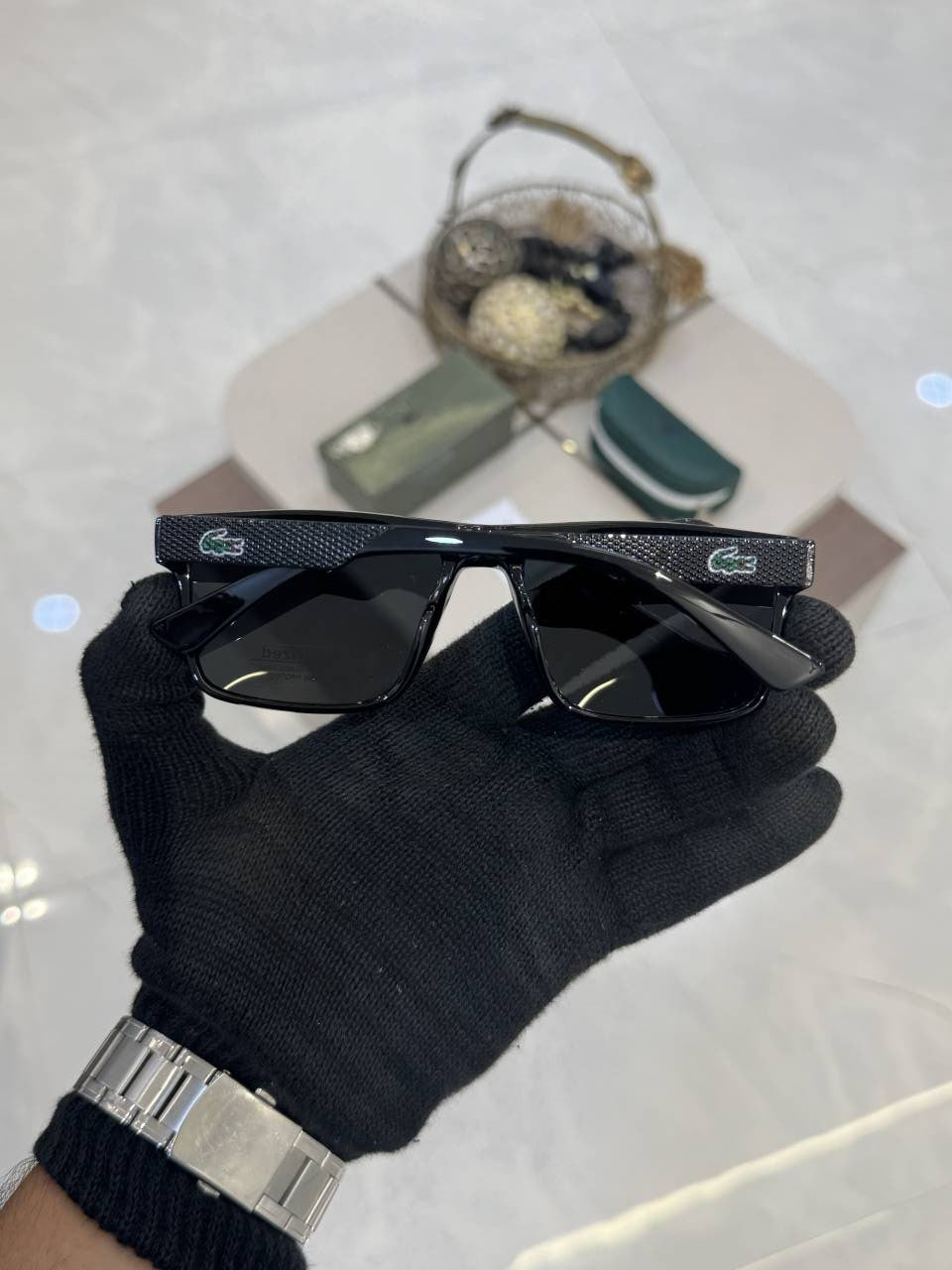Lacoste_82029_Glossy_Black