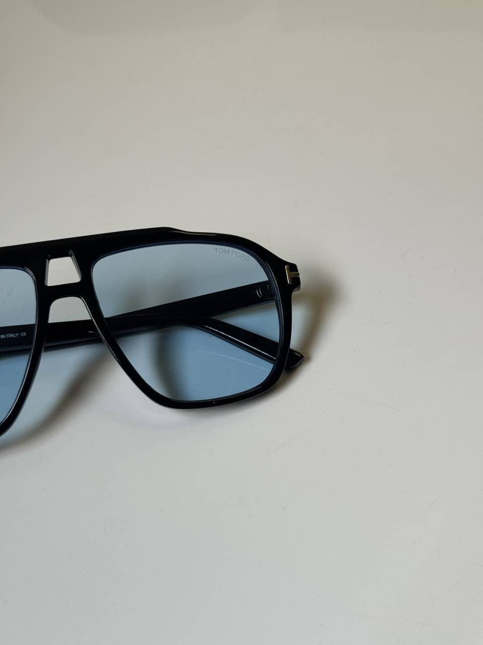 Tomford_300_Black_Blue