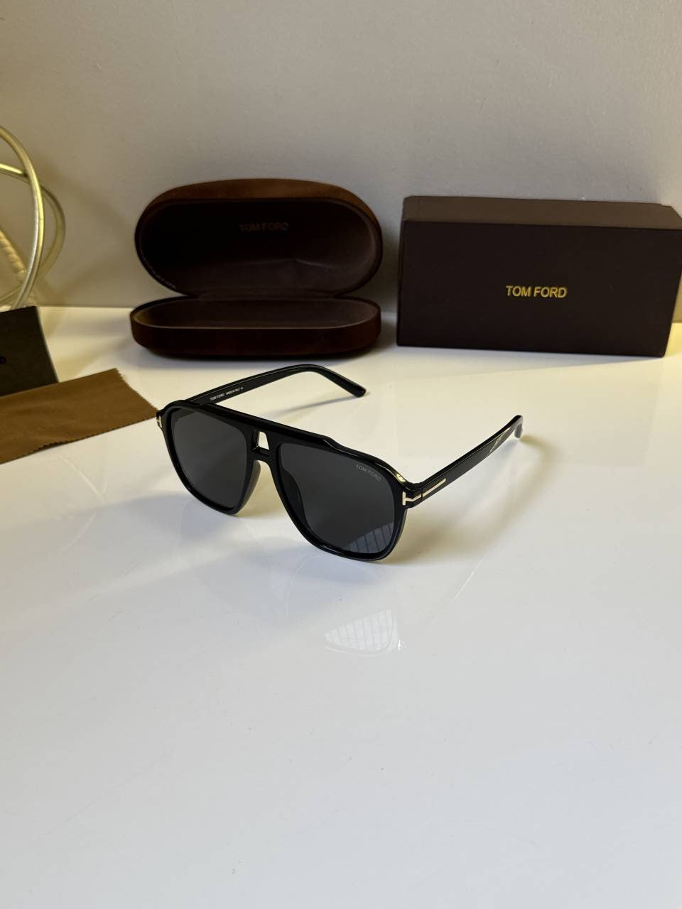 Tomford_300_Black