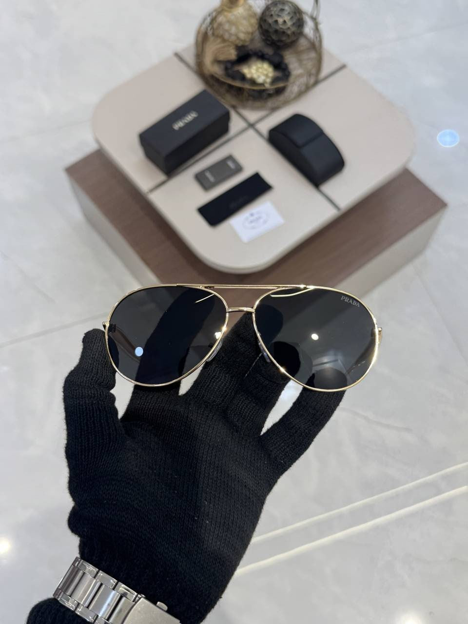 Prada_122_Gold_Black