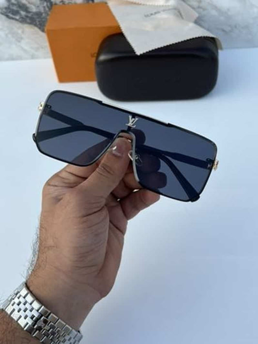 Louis_vuitton_297_gold_black