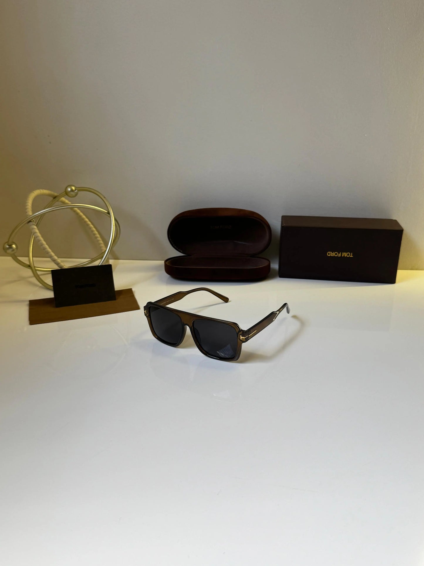 Tomford_9005_Olive_Gren