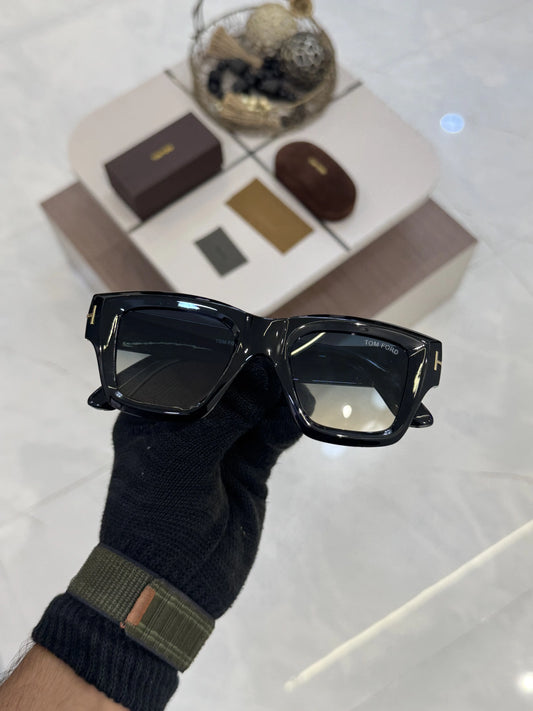 Tomford_184_Black_Multi