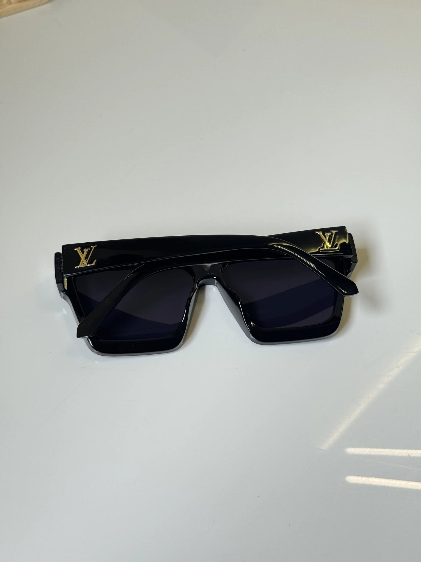 Louis_Vuitton_6129_Black