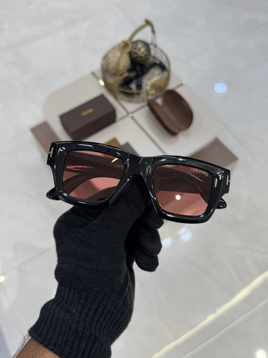 Tomford_184_Black_Red_Candy