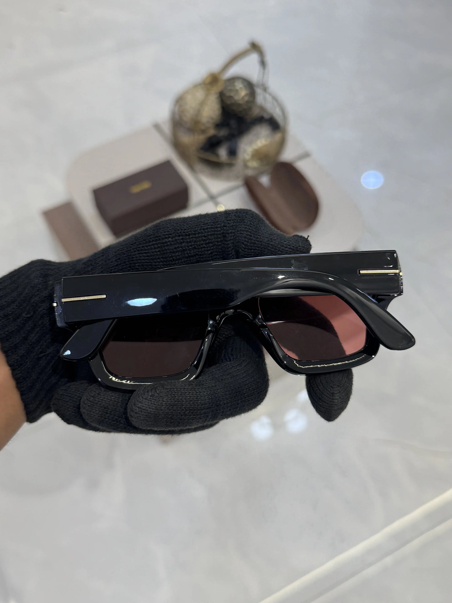 Tomford_184_Black_Red_Candy