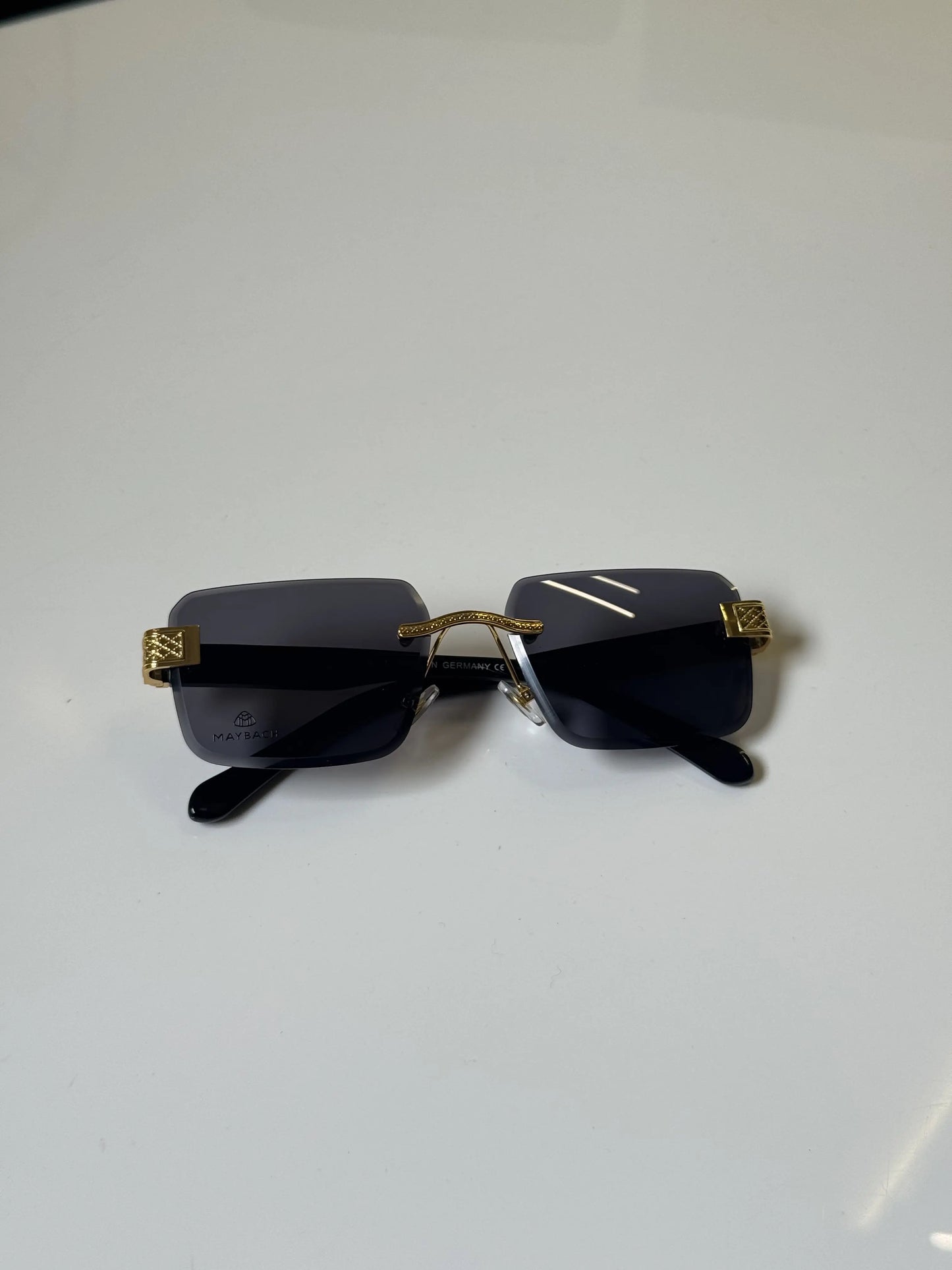Maybach_Z60_Gold_Black