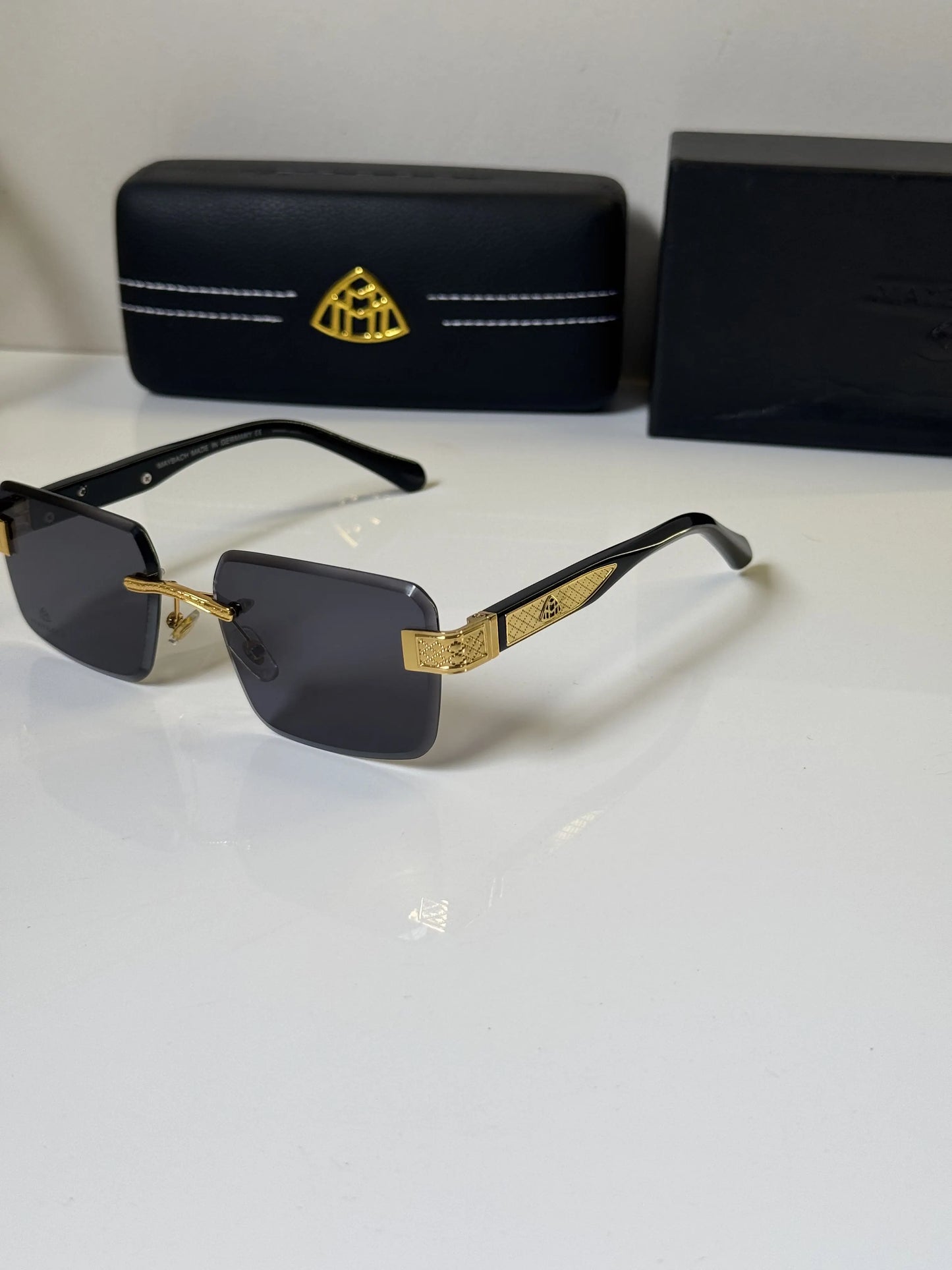 Maybach_Z60_Gold_Black