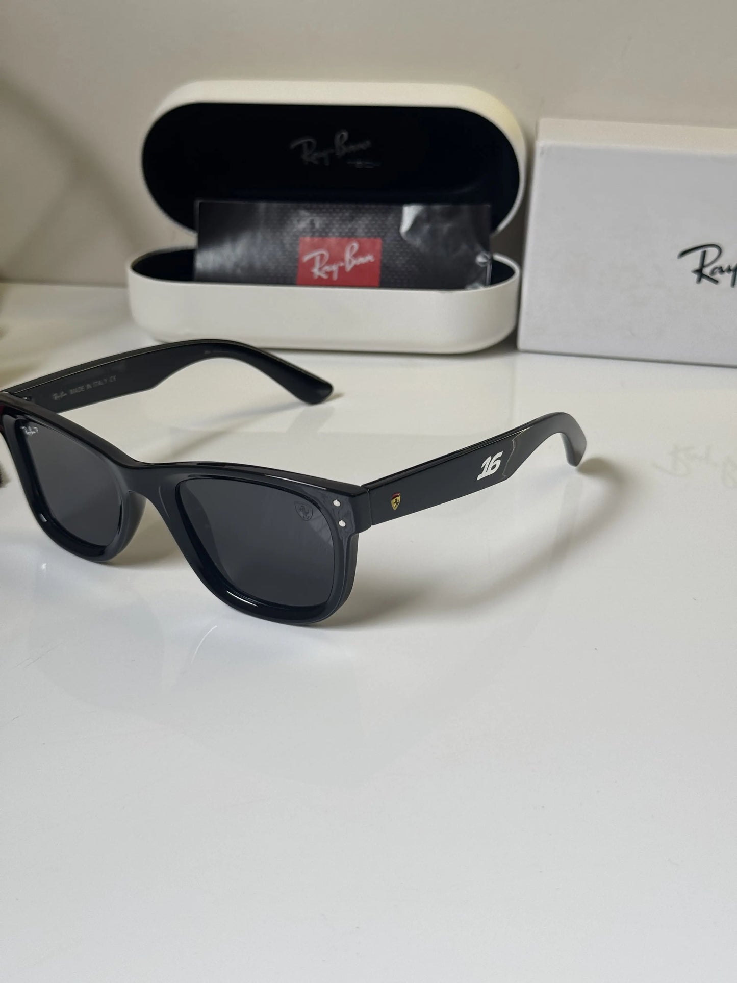Rayban_502_Shine_Black_Ferrari_Edition