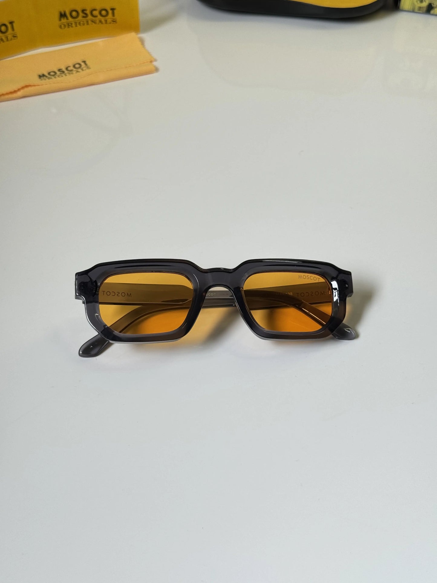 Moscot_3887_Yellow_Grey