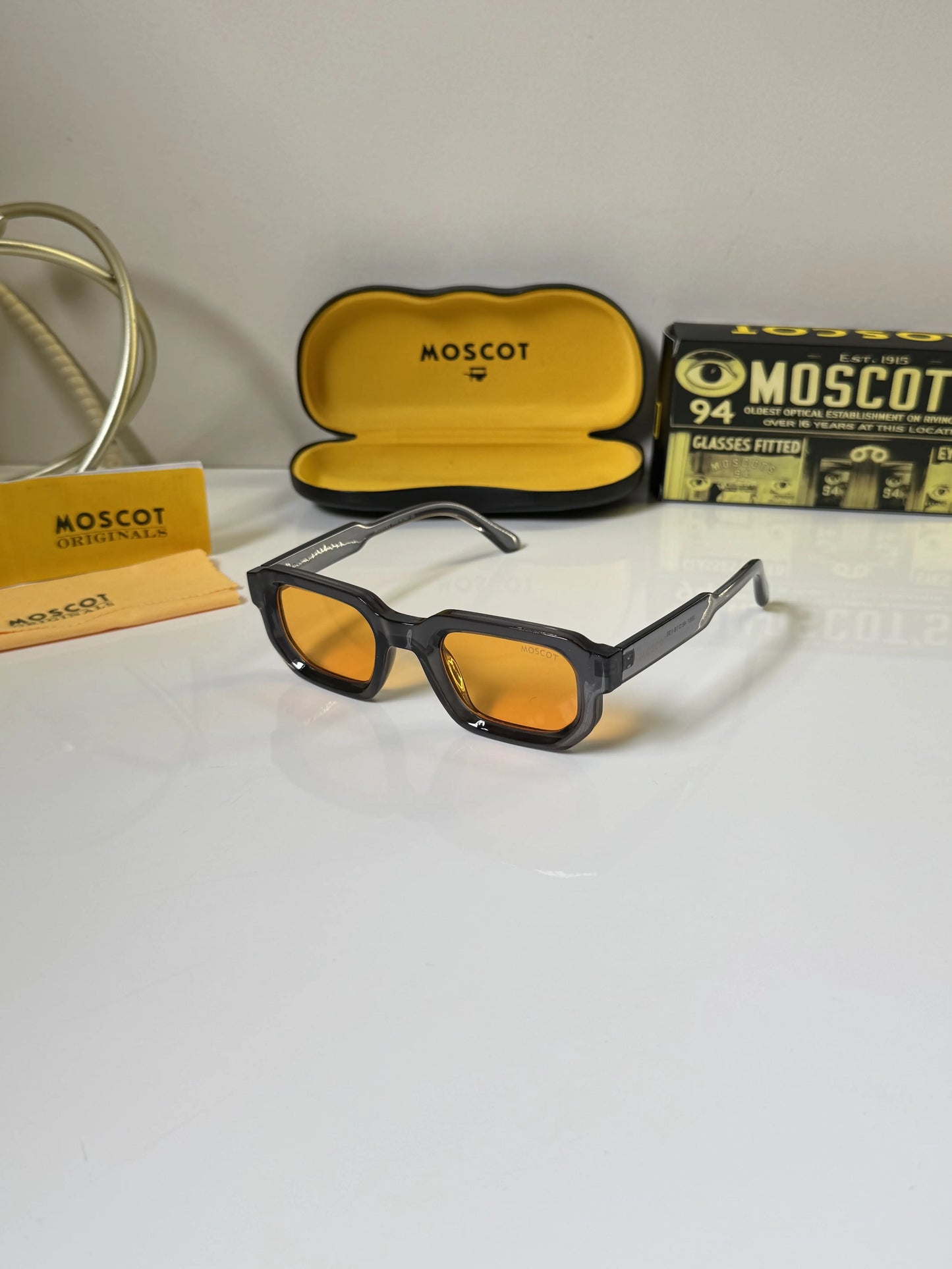 Moscot_3887_Yellow_Grey