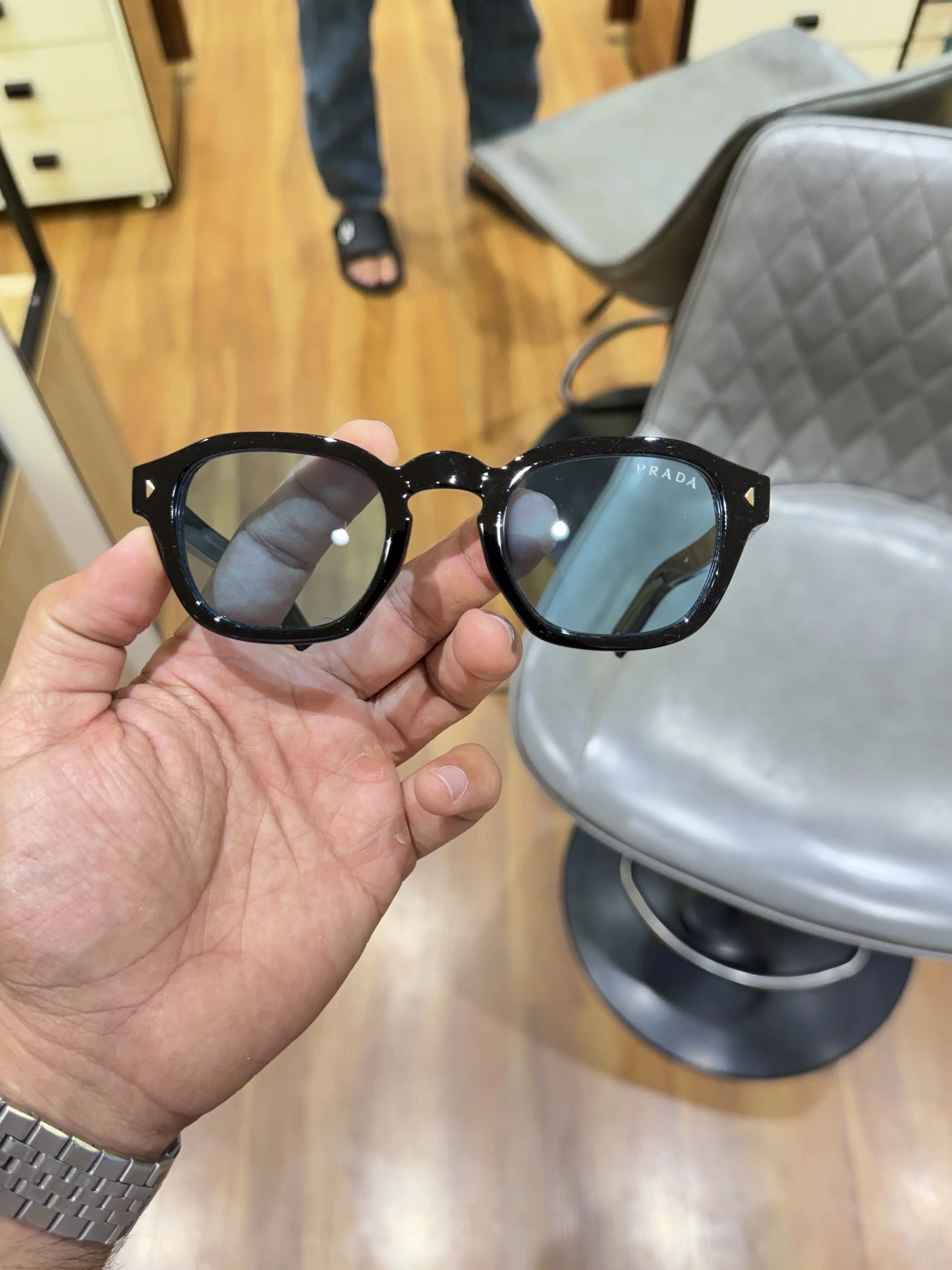 Prada_331_black_blue