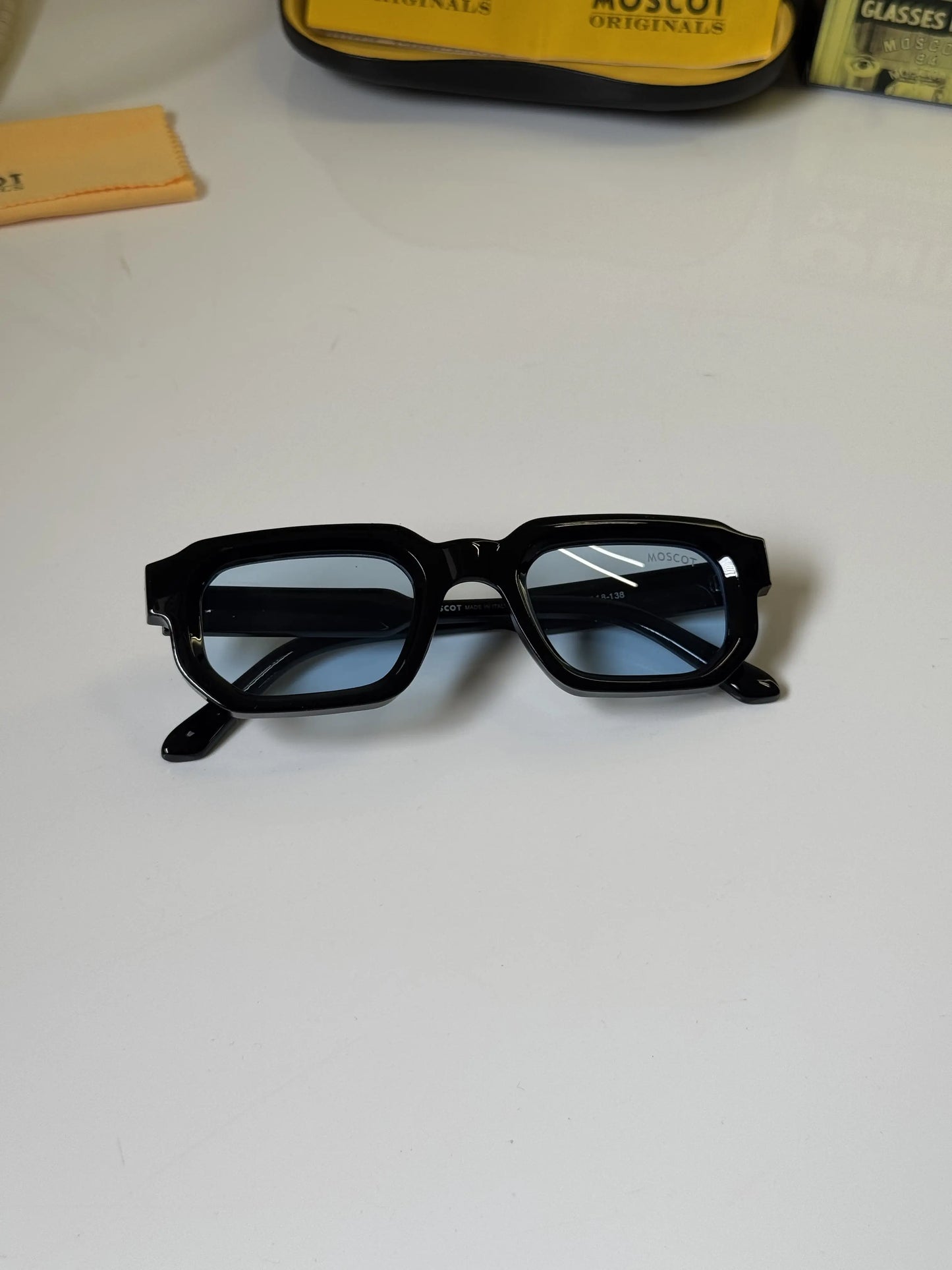 Moscot_3887_Black_Blue