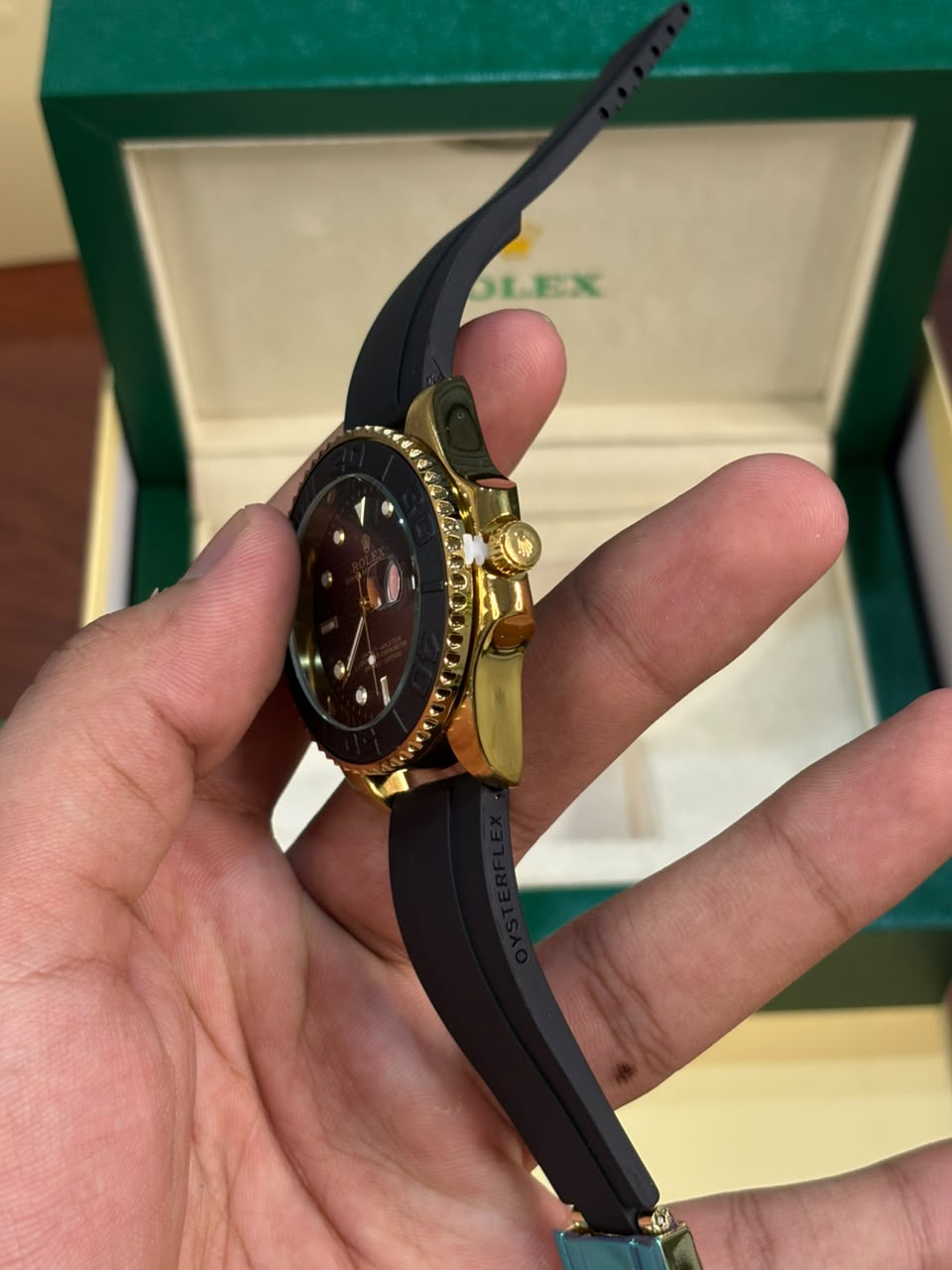 Rolee_x Yacht-Master gold black dial