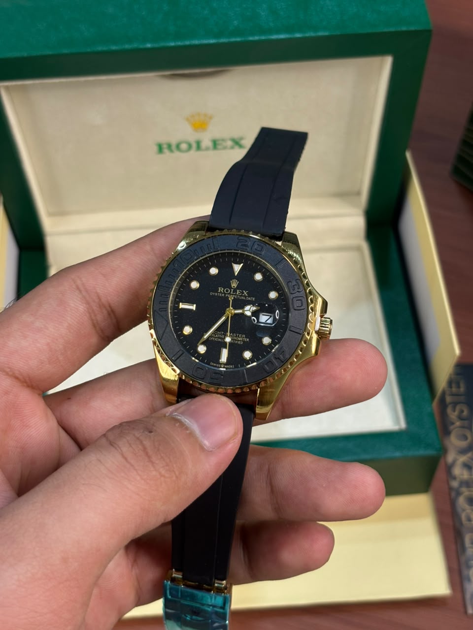 Rolee_x Yacht-Master gold black dial