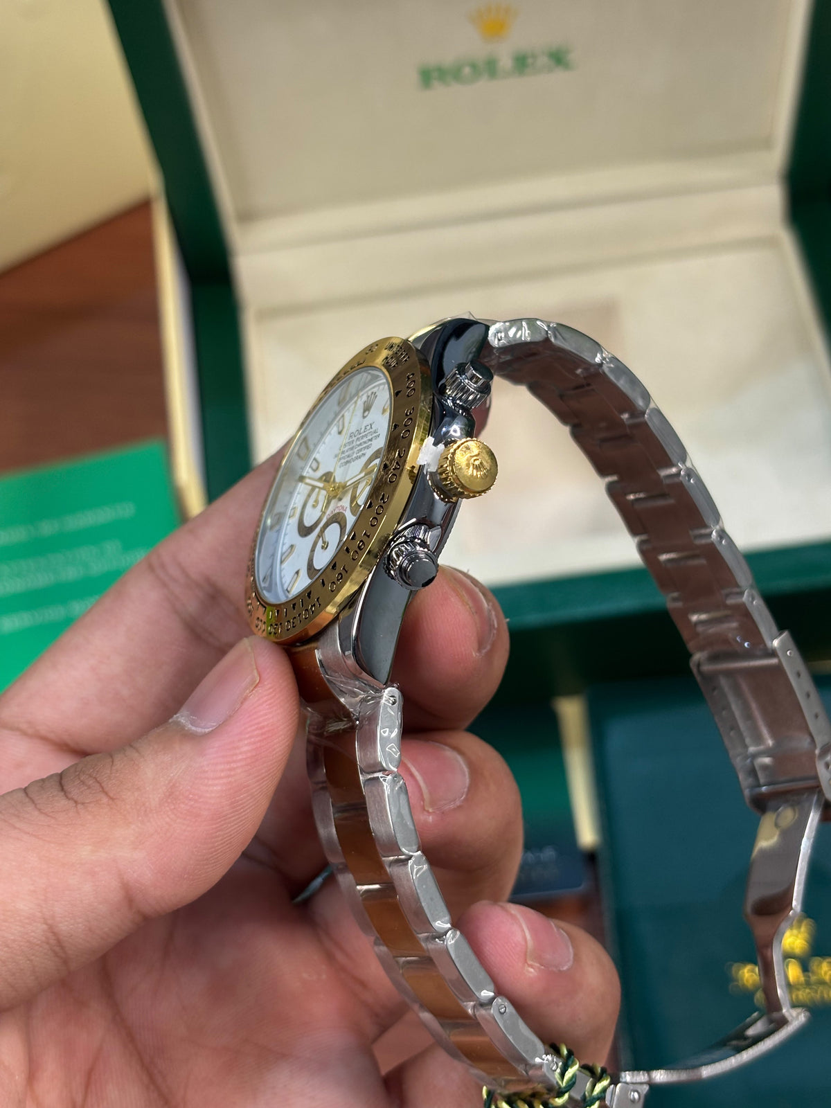 Role_x Daytona Oyster Perpetual Two Tone Gold White Dial