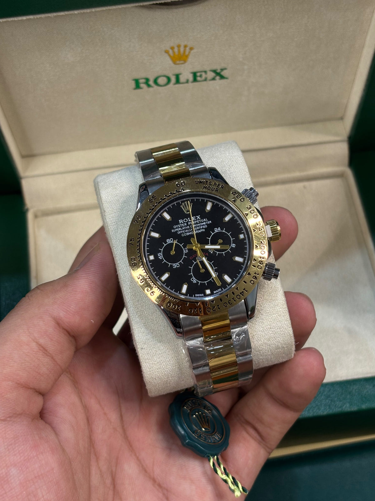Role_x Daytona Oyster Perpetual Two Tone Gold Black Dial