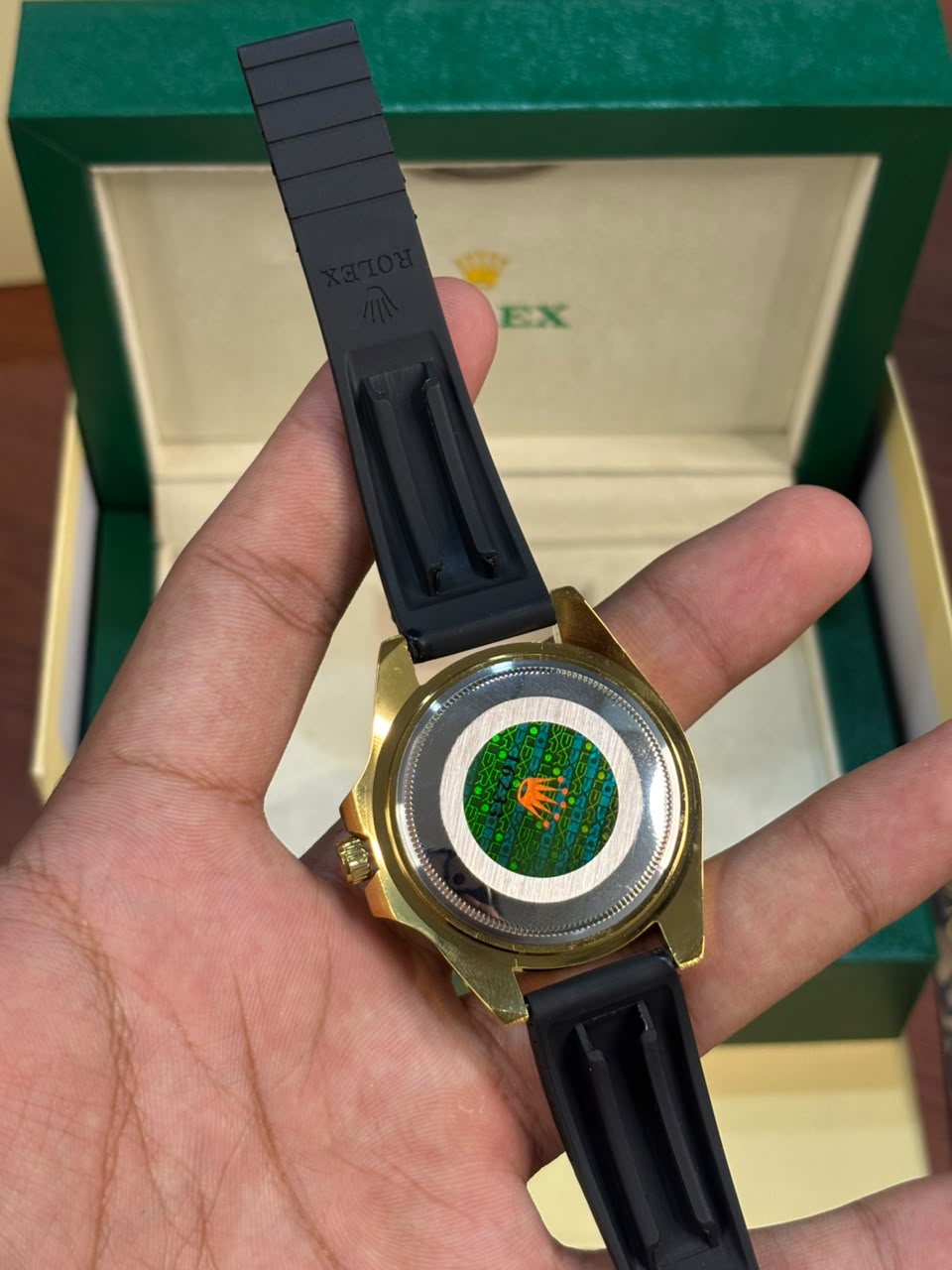 Rolee_x Yacht-Master gold black dial