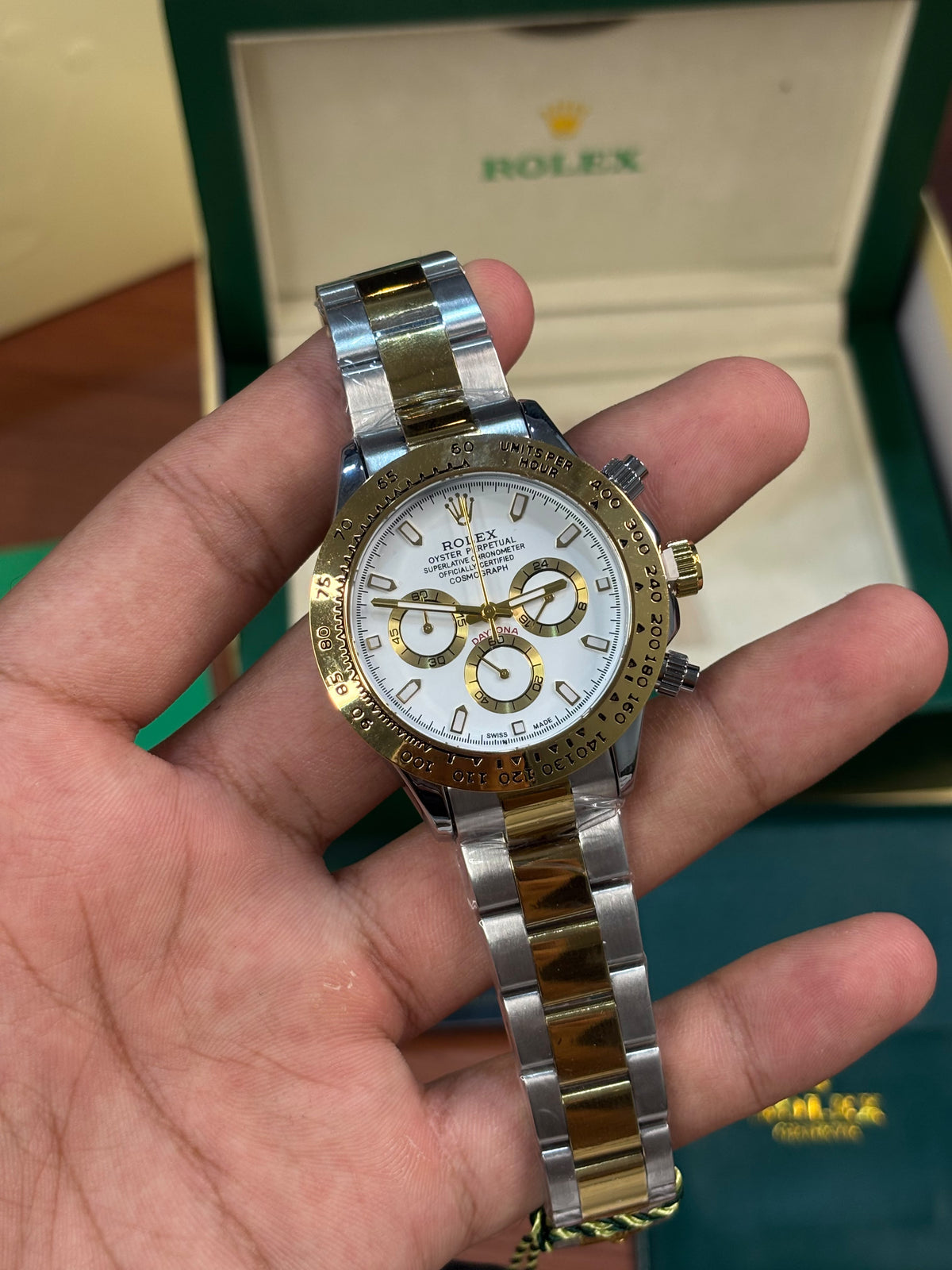 Role_x Daytona Oyster Perpetual Two Tone Gold White Dial