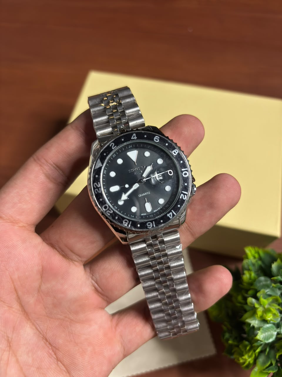 Seiko Gmt Master silver Black Dial