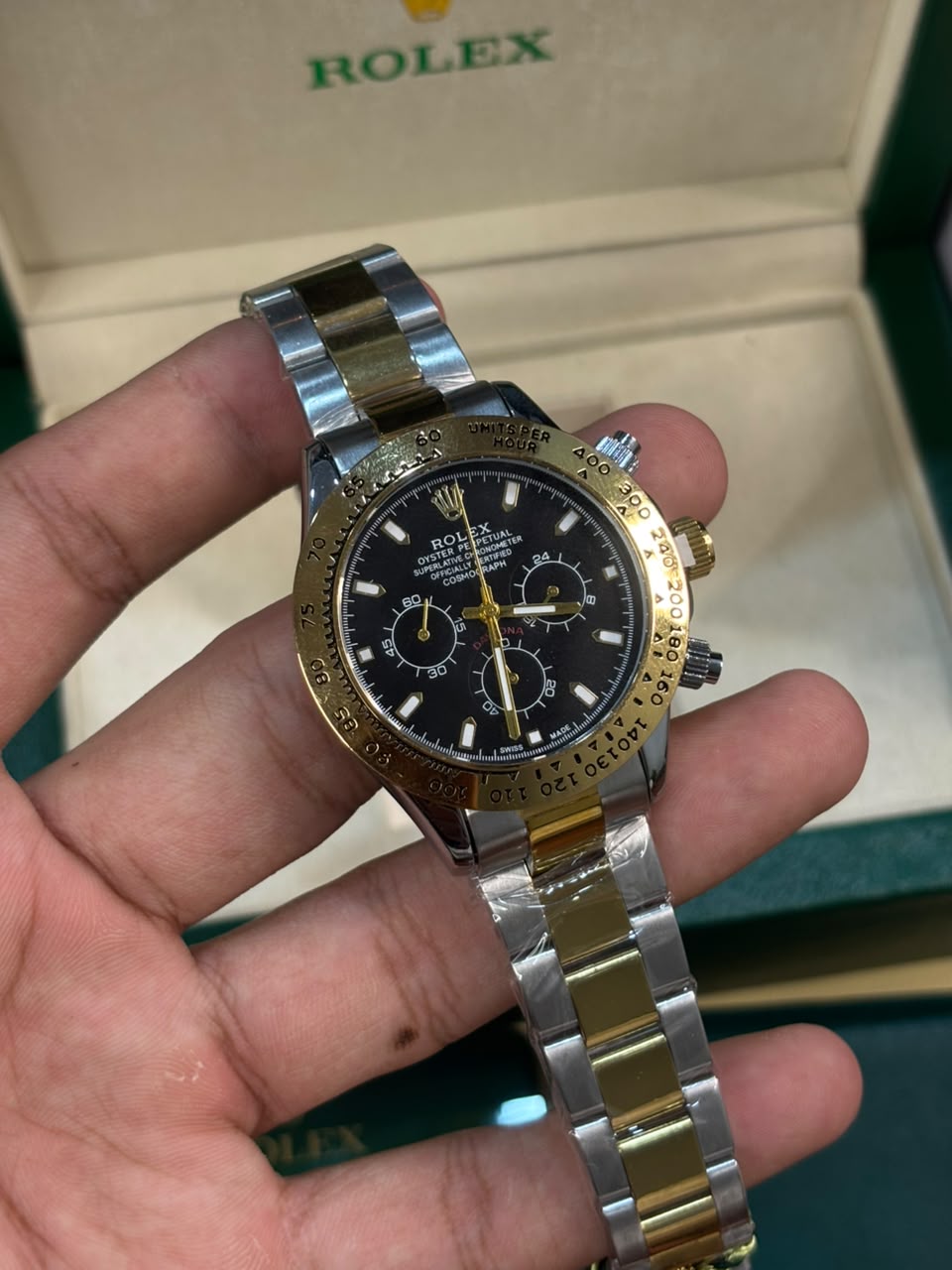 Role_x Daytona Oyster Perpetual Two Tone Gold Black Dial